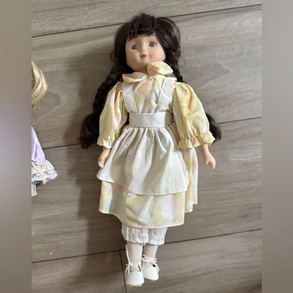 Assorted Porcelain Dolls Set - Picture 2 of 8